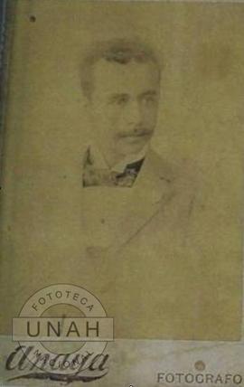 Un Primer Plano del Poeta Turcios,  1897.
